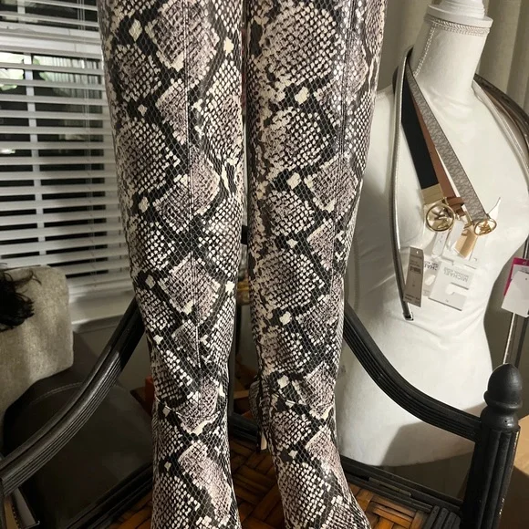 Host Pick!!! Marlo over the knee snake skin size 5 brand new Fabulous!!! - Picture 4 of 9